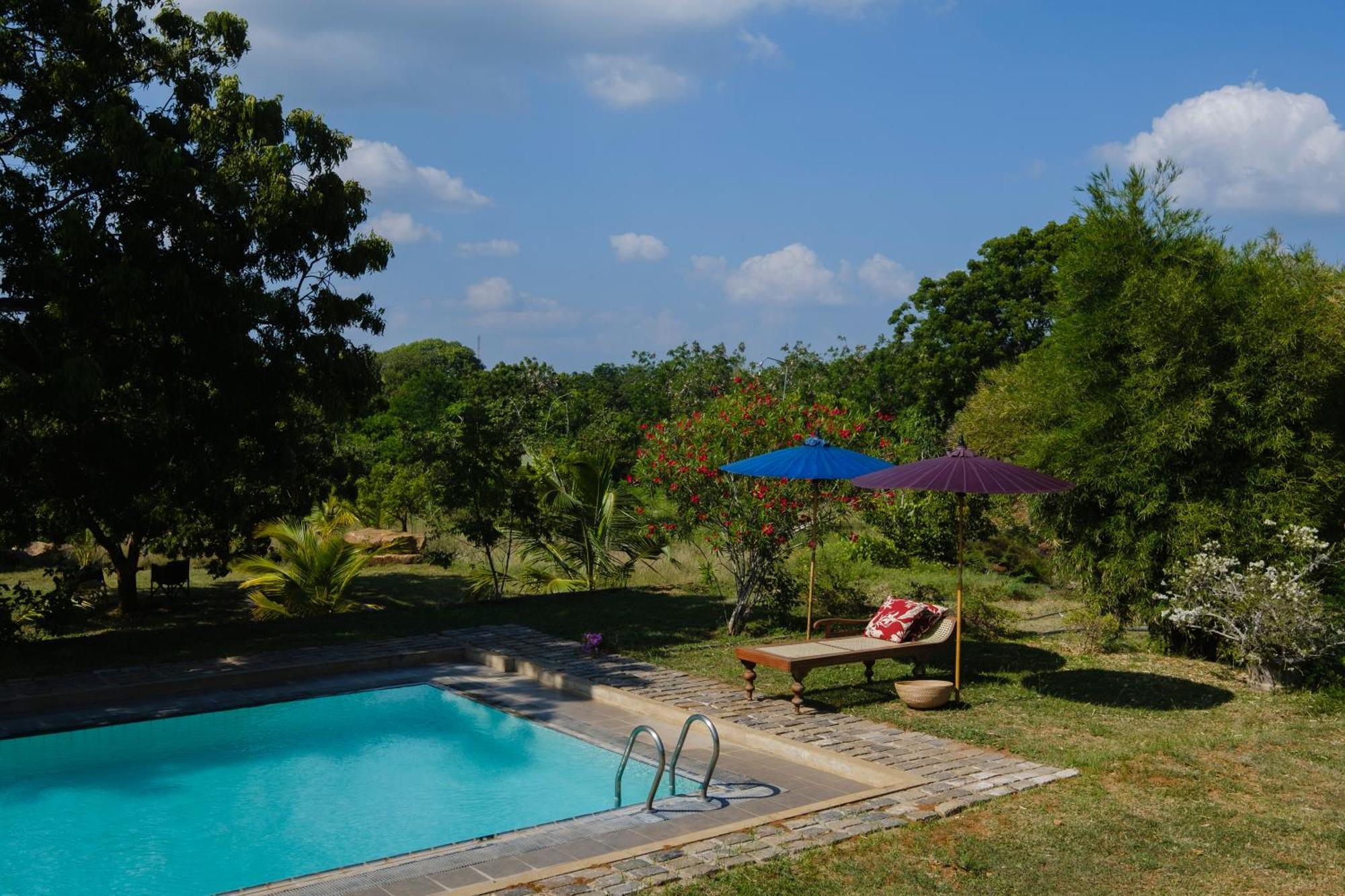Bed and Breakfast Treasure Rock Kirinda  Exterior foto
